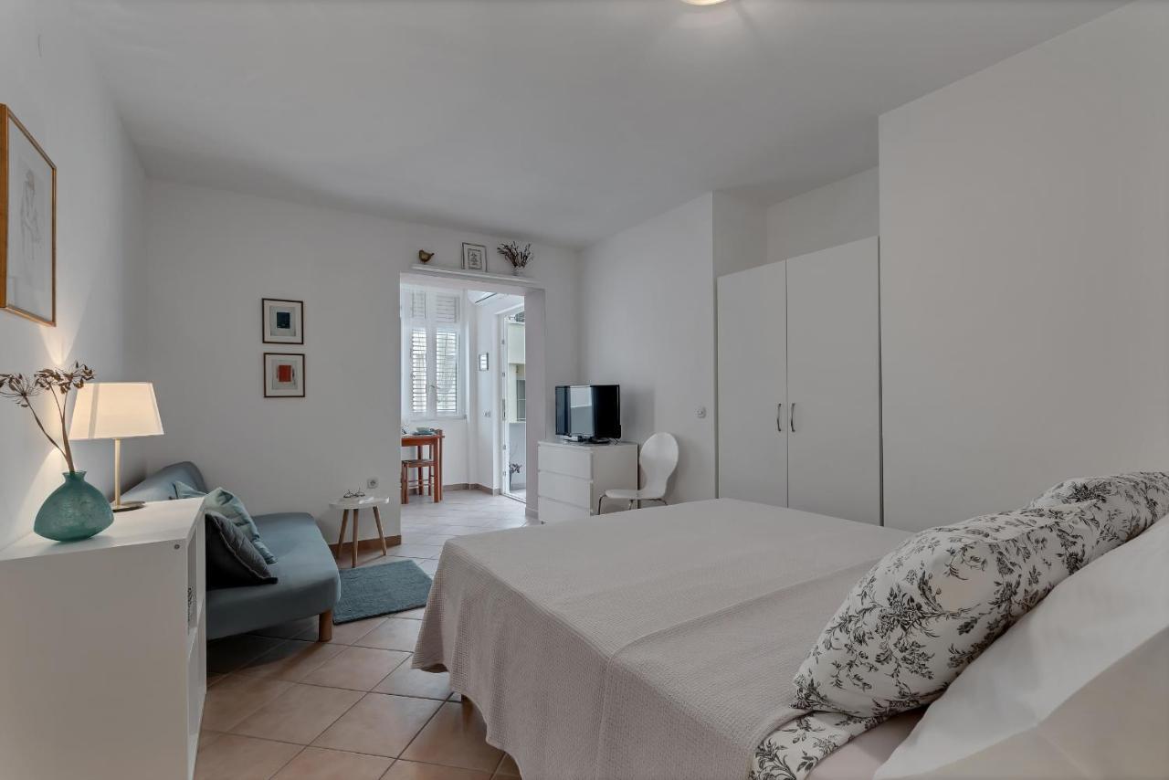 Apartments Divna Baška Voda Exteriör bild