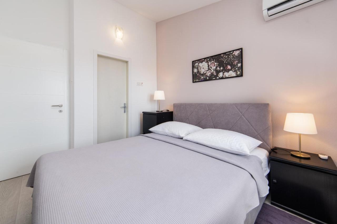 Apartments Divna Baška Voda Exteriör bild