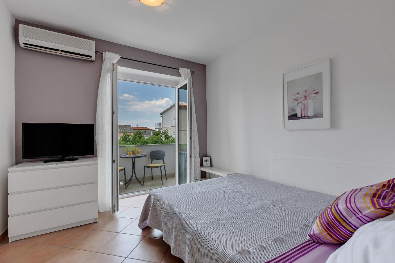 Apartments Divna Baška Voda Exteriör bild