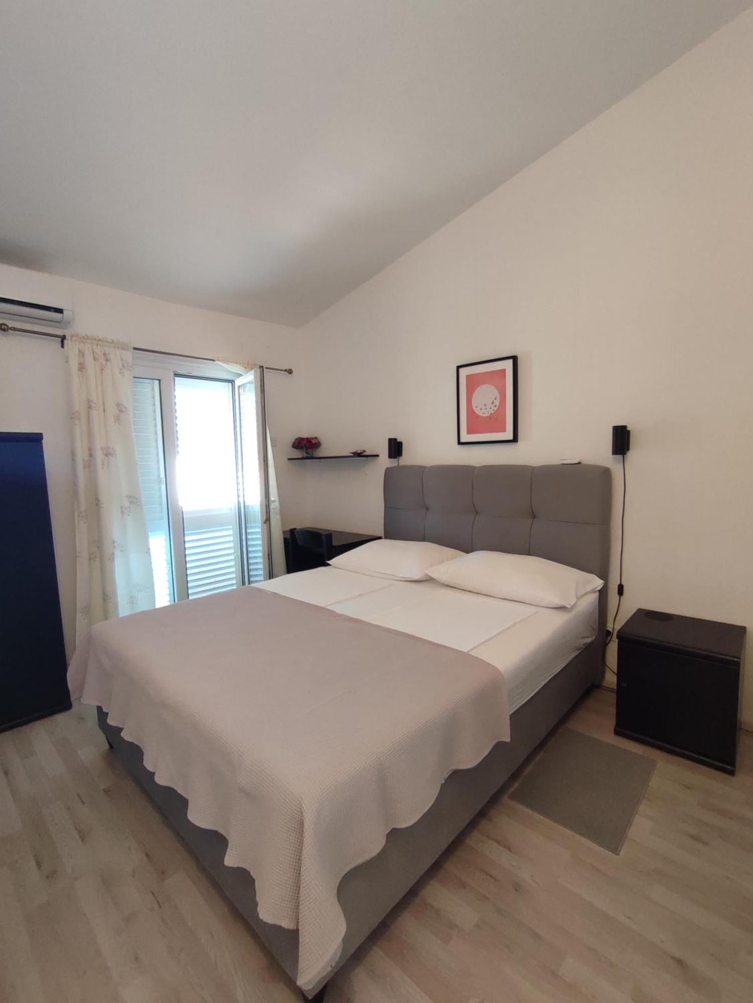 Apartments Divna Baška Voda Exteriör bild
