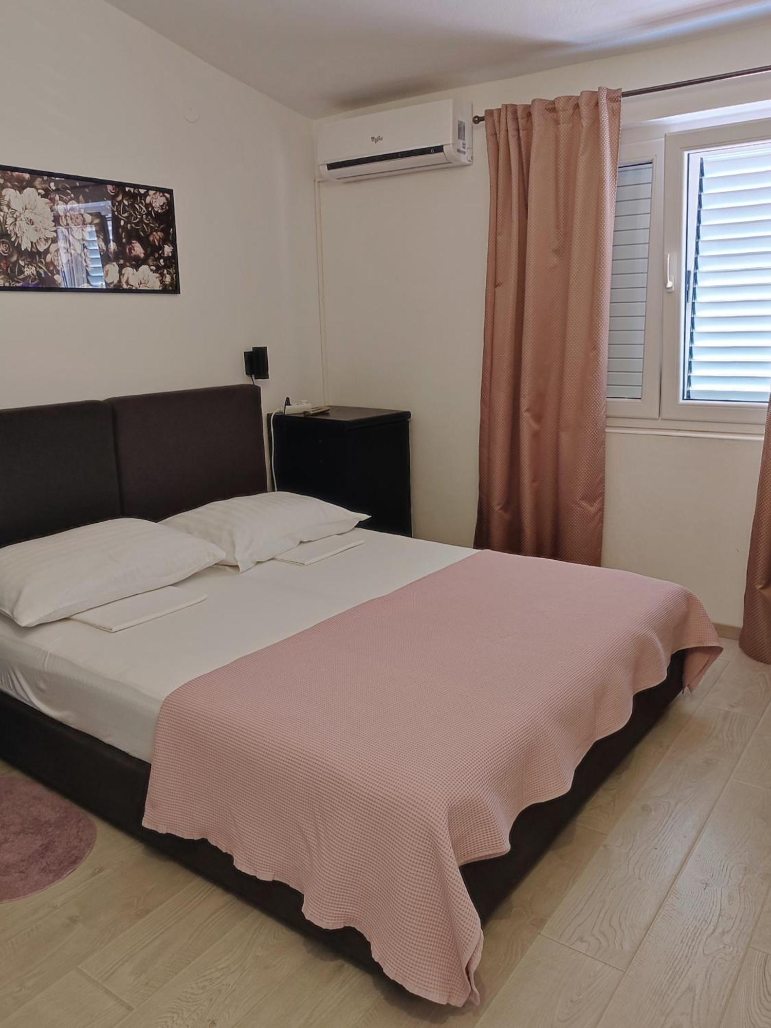 Apartments Divna Baška Voda Exteriör bild