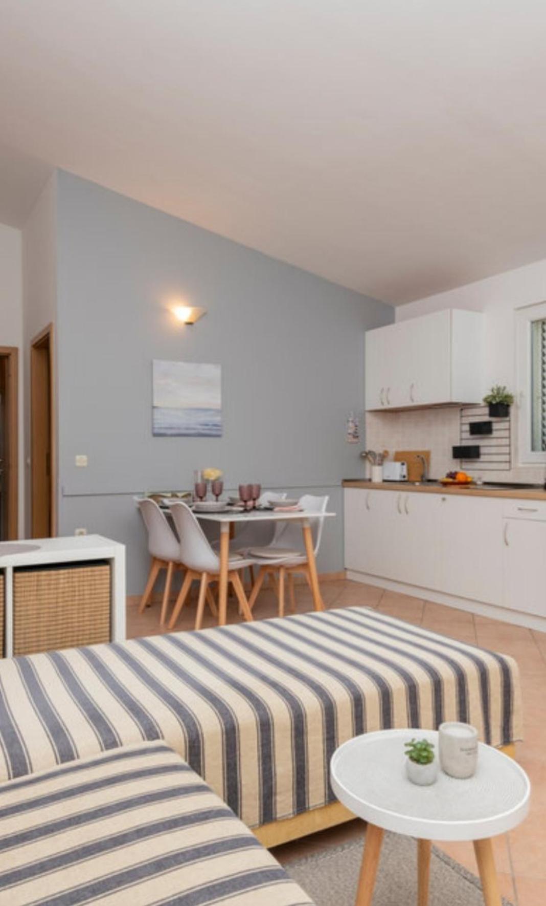 Apartments Divna Baška Voda Exteriör bild