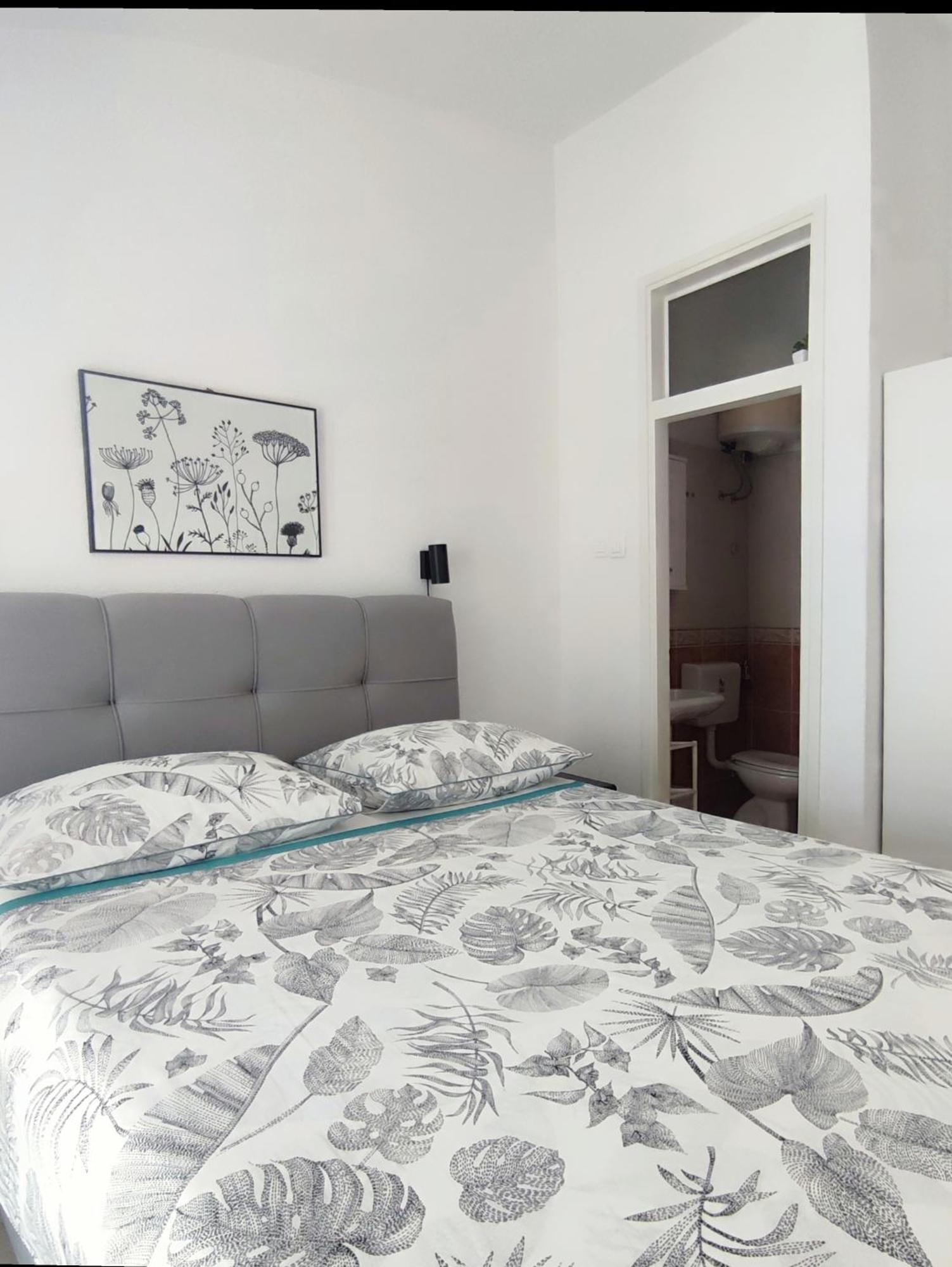 Apartments Divna Baška Voda Exteriör bild